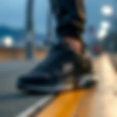 Elegant Design of Skechers D'Lux Walker Elegant design of Skechers D'Lux Walker in black